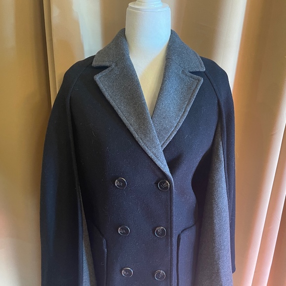 NEW! BCBGeneration Two Toned, Double Breasted Cape Coat, Jacket Size XS - Picture 6 of 11